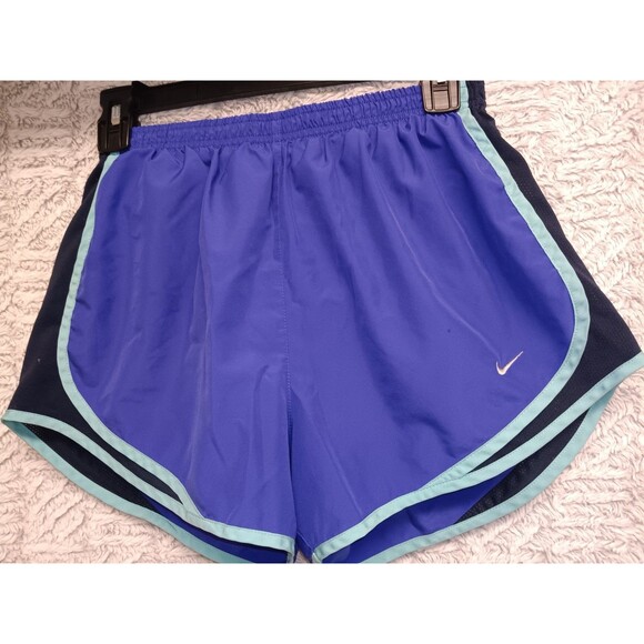 Nike Dri Fit Women's Athletic Sports Shorts Size Medium - Picture 1 of 6